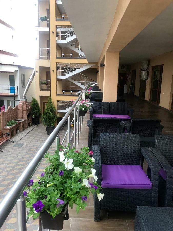 Золотий Лев Hotel Zatoka Exterior photo